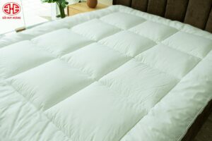 Mua Topper cho khách sạn, chọn Topper lông vũ Micro Fiber